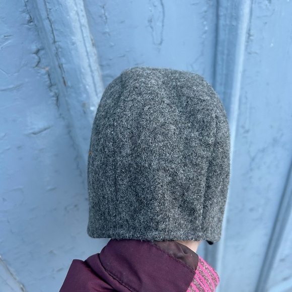 Wildhagen Handmade in Canada Grey Wool Hat - Picture 9 of 11